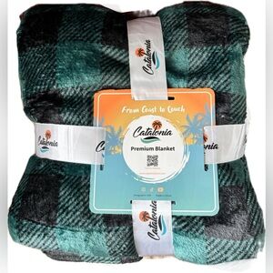 Catalonia Green and Black Plaid Fleece and Sherpa Blanket Throw